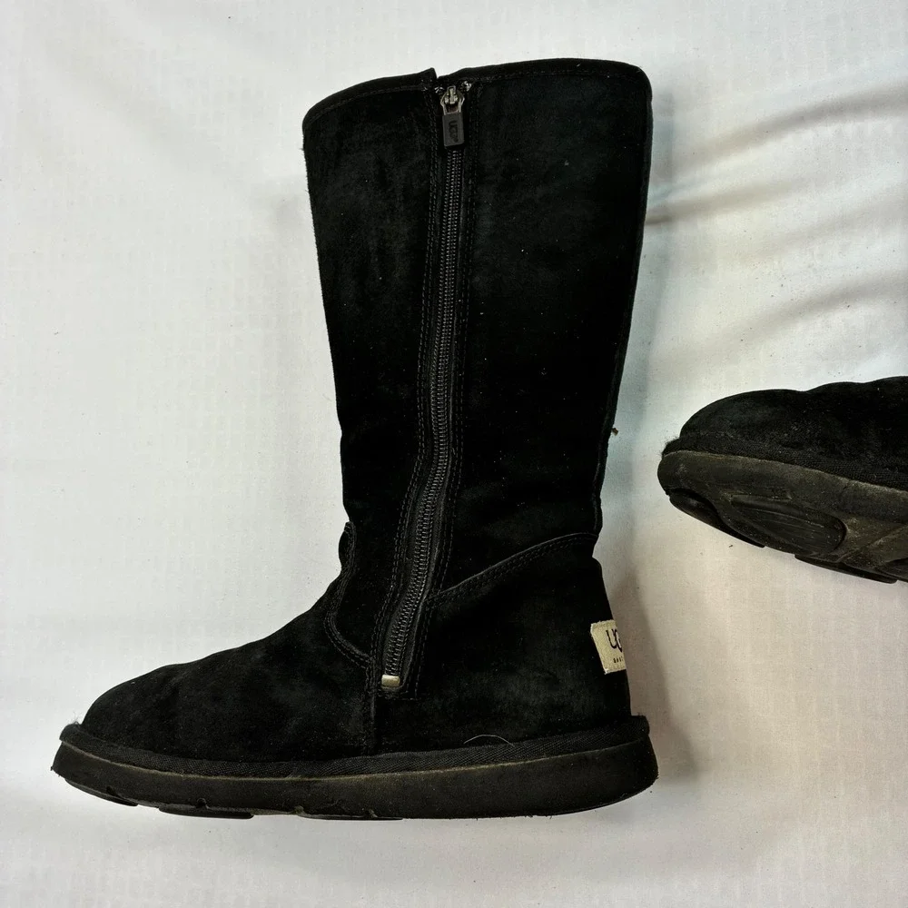 UGG Australia Sundance II Black Suede Gold Floral Embroidered Boots 5882 Size 5